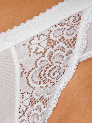 SLOGGI Slip 'Chic' in Wit