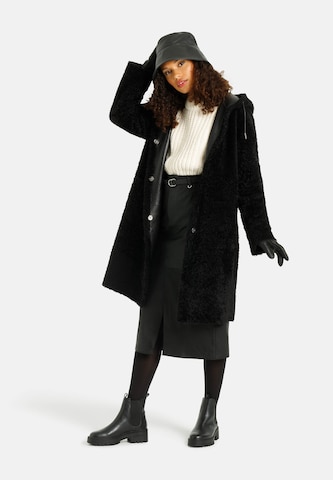 Werner Christ Winter Coat 'Aya' in Black