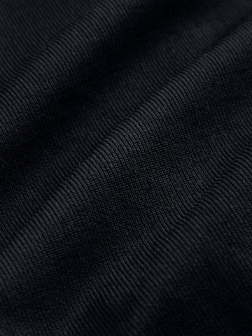 Maglietta di self. in nero