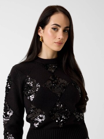 GUESS Sweater in Black