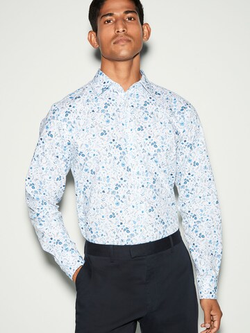 Coupe regular Chemise Next en bleu : devant