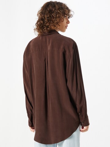 WEEKDAY Bluse 'Harper' in Braun