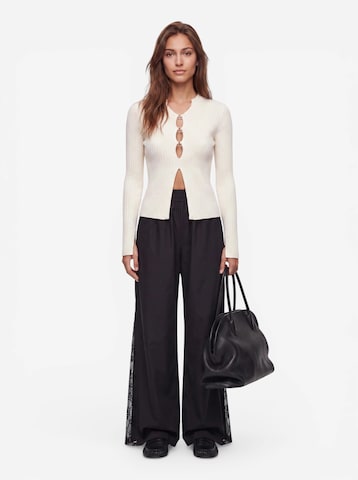 évasé Pantalon SNOBARIA en noir : devant
