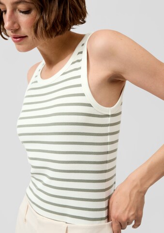 Top di s.Oliver in verde