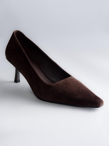 Estro Pumps '1158-1' in Brown
