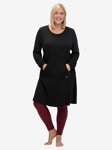 SHEEGO Kleid in Schwarz