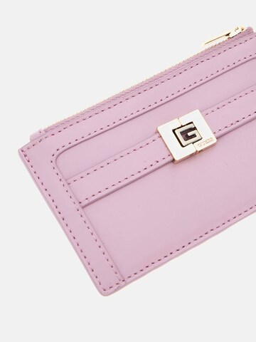 GUESS Etui 'Elite' in Pink