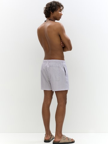 Pull&Bear Zwemshorts in Lila
