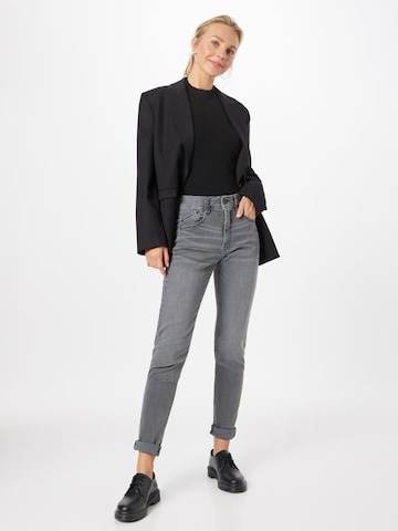 Coupe slim Jean 'Gila' Herrlicher en gris