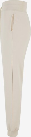 Tapered Pantaloni di Urban Classics in bianco