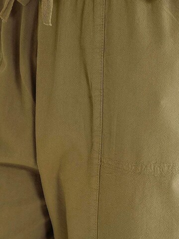 Tapered Pantaloni de la MixRay pe verde