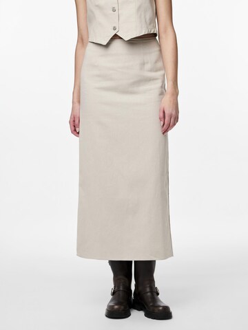 Jupe 'PCMille' PIECES en blanc : devant