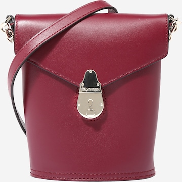 Calvin Klein Crossbody Bag in Red: front