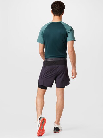 Superdry Regular Sportshorts 'Train' in Grau