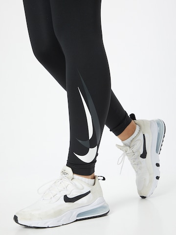 NIKE Skinny Sporthose in Schwarz