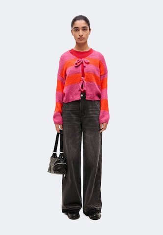 Hailys Strickjacke 'Ch44arlie' in Pink