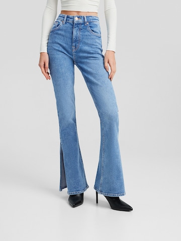 Bershka Flared Jeans in Blue: front