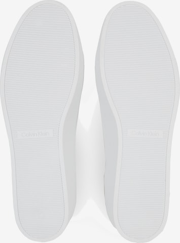 Calvin Klein Trampki niskie w kolorze biały