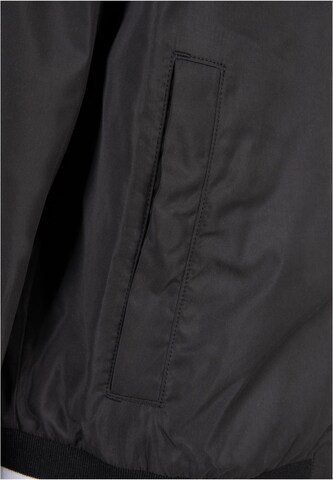 Urban Classics Jacke in Schwarz