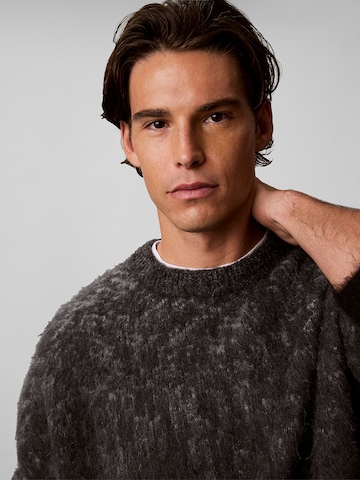 Calvin Klein Jeans Pullover in Grau