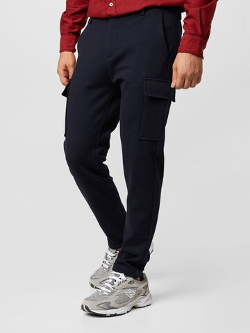 Lindbergh Regular Cargo Pants in Black: front