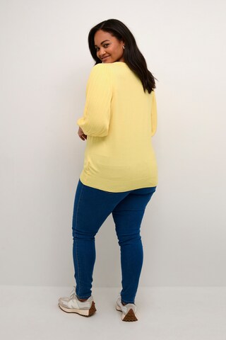 KAFFE CURVE Sweater in Yellow