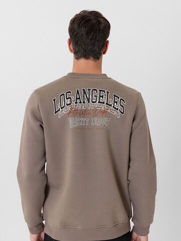 Sweat-shirt 'Edrick' Jacey Quinn en vert : devant