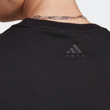 ADIDAS SPORTSWEAR - Camiseta funcional 'Essentials' en negro