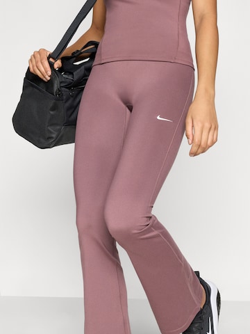 évasé Pantalon de sport 'ONE' NIKE en violet