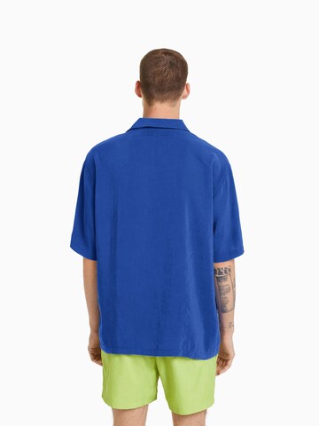 Bershka Regular Fit Skjorte i blå