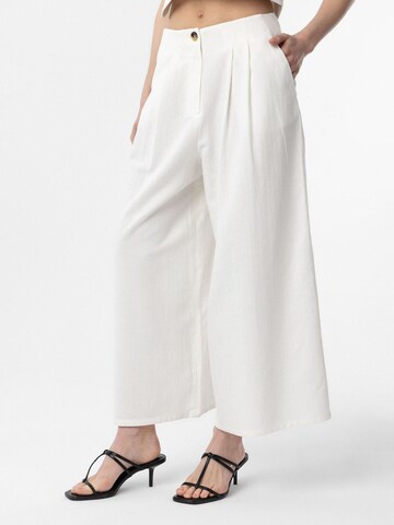 Antioch Wide Leg Bukser 'Caroline' i hvid: forside