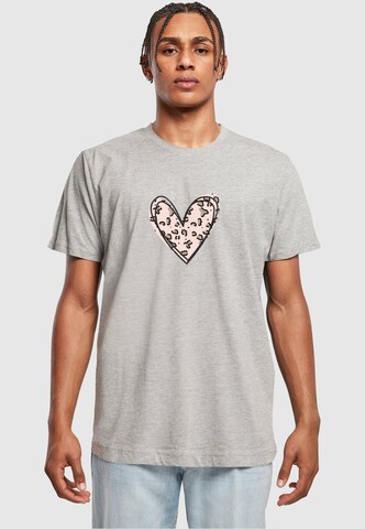 Merchcode T-Shirt 'Valentines Day - Leopard Heart' in Grau: predná strana