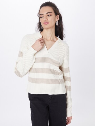 NA-KD Sweater 'Mimi' in White: front