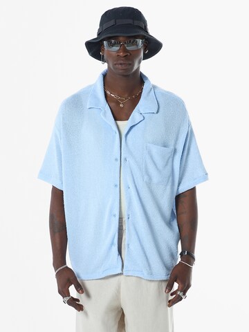 VAMOS CLO Comfort fit Button Up Shirt 'Maranta' in Blue: front