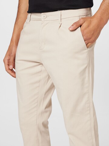 Coupe slim Pantalon à pince 'Cam' Only & Sons en beige