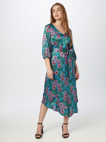 Robe Closet London en bleu : devant