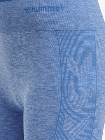 Hummel Skinny Sportshorts in Blau