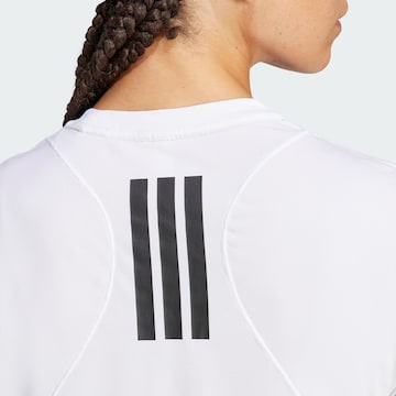 ADIDAS PERFORMANCE Λειτουργικό μπλουζάκι 'Adidas x Les Mills' σε λευκό
