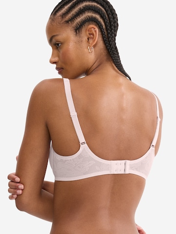 TRIUMPH Pienentävät Pienentävät rintaliivit 'Wild Rose Sensation' värissä vaaleanpunainen