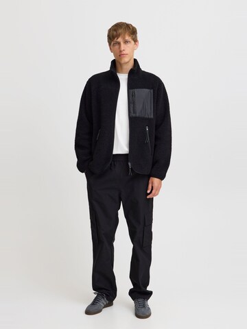 Giacca di pile ' MMBERRI' di The Jogg Concept in nero