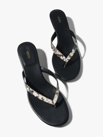 Estro - Sandalias con hebilla '203-24105-33' en negro