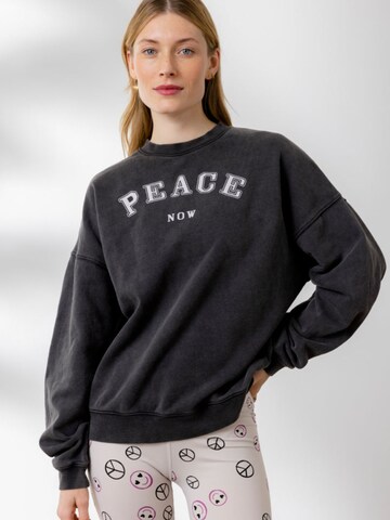 Hey Honey Sweatshirt 'Sweater Cotton' in Grijs: voorkant