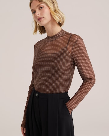 Tricou de la WE Fashion pe maro: față
