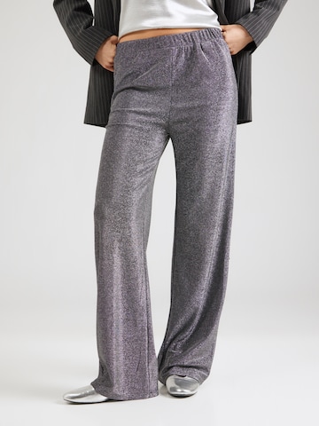 ABOUT YOU - Pierna ancha Pantalón 'Lucia' en plata: frente