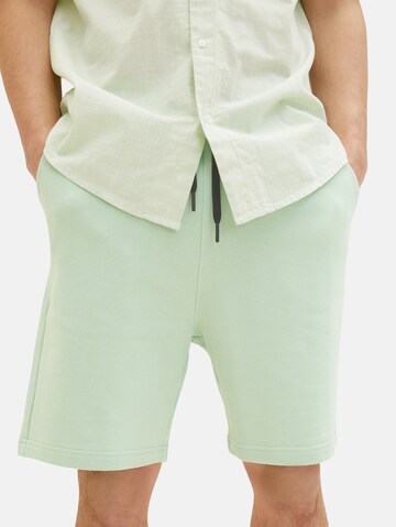 TOM TAILOR DENIM Normalny krój Spodnie w kolorze zielony