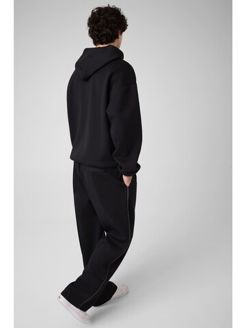 GUESS Sweatshirt in Schwarz
