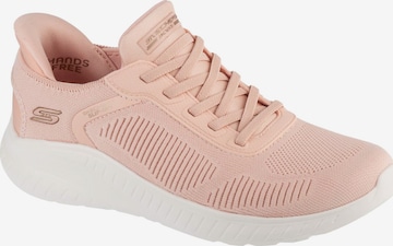 Baskets basses 'Slip-Ins: BOBS Sport Squad Chaos - Current Muse' SKECHERS en rose : devant