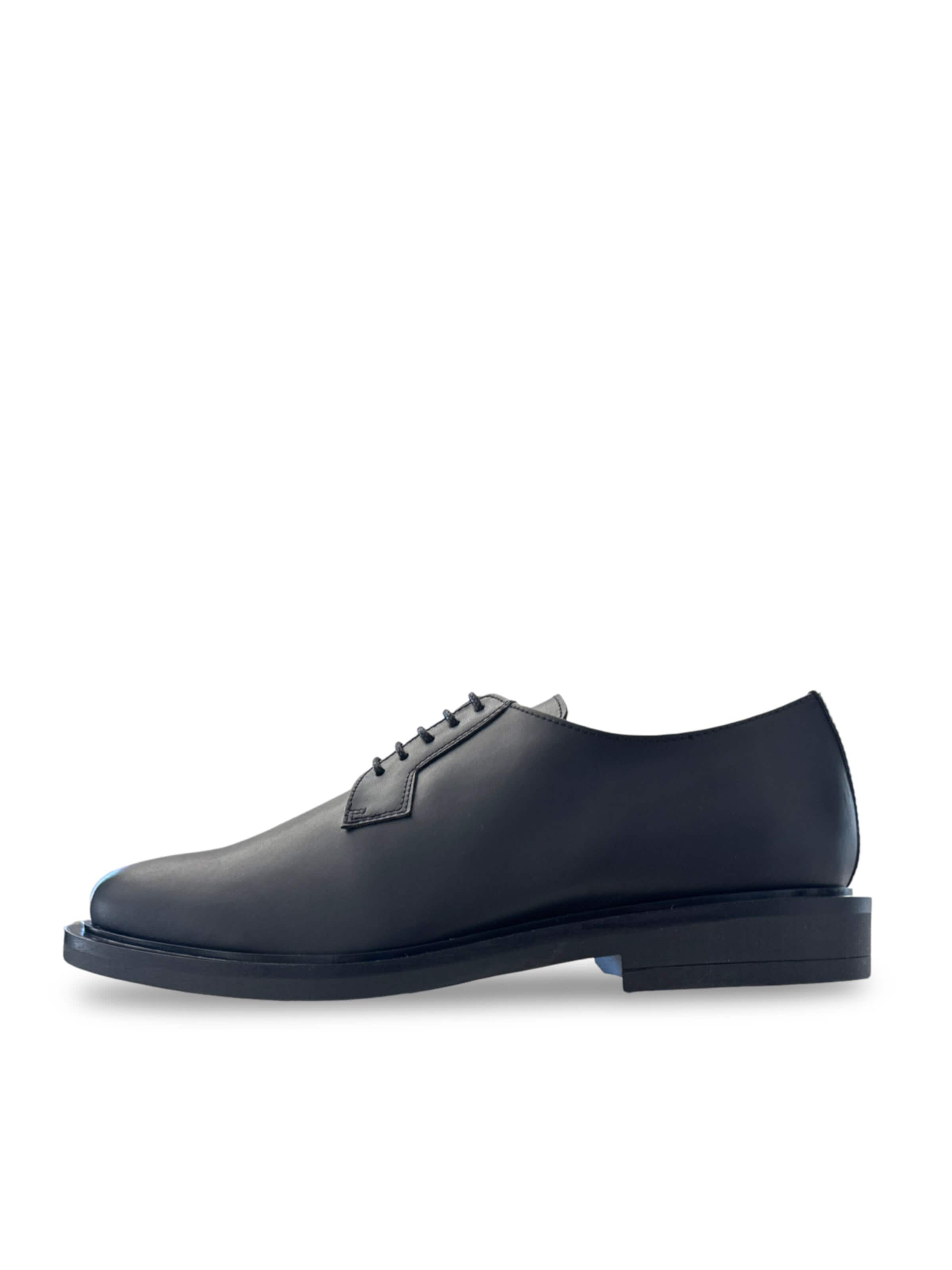 nae Vegan Shoes Veterschoen 'Oto' in Zwart: voorkant