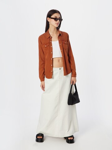 VILA Skinny Μπλούζα 'Bista' σε καφέ