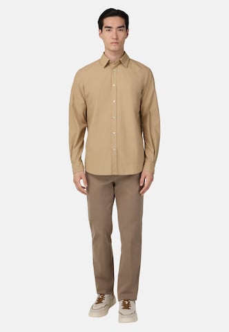 Coupe regular Chemise business Boggi Milano en beige